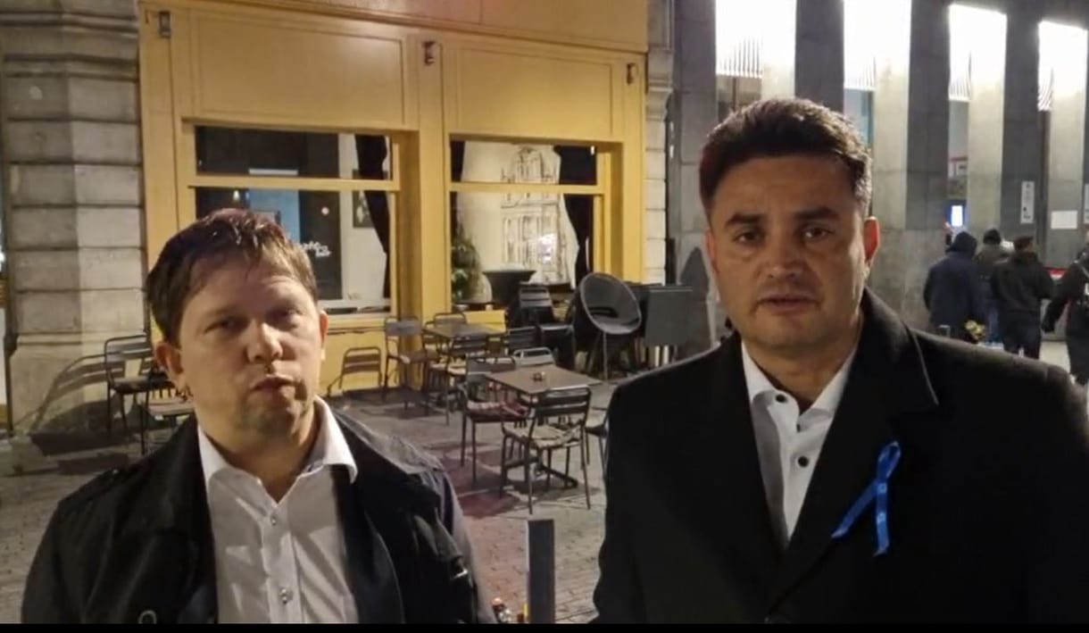 Márki-Zay Péter elzarándokolt Szájer József híres ereszéhez