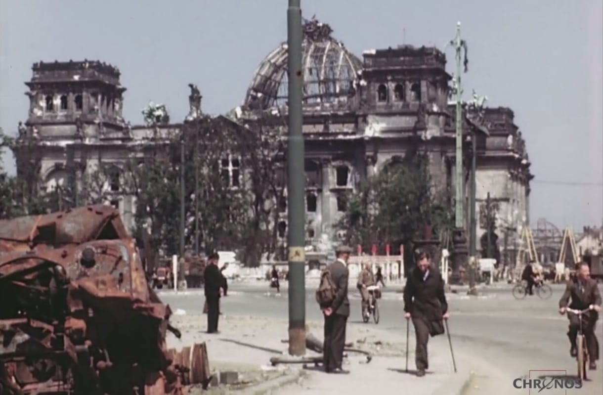 Elképesztő színes felvételen látható a szétbombázott Berlin 1945 júliusából - videó