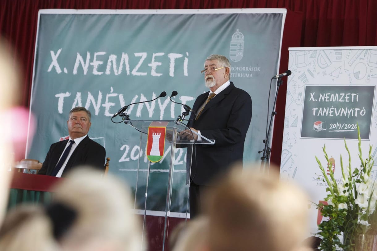 Emmi: Szeptember 1-jén nyílnak az iskolák és indul a tanév