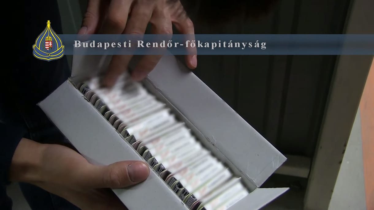 300 milliónyi hamis potencianövelőt foglaltak le egy XXII. kerületi raktárban