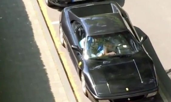Végig vették videóra, hogyan lopnak el egy Ferrarit