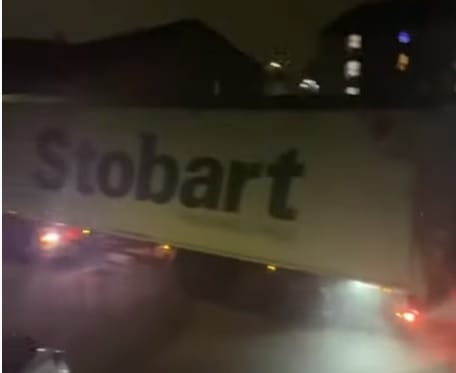 Bűnösnek vallotta magát a férfi, aki kamionnal tolatott bele a barátnője házába
