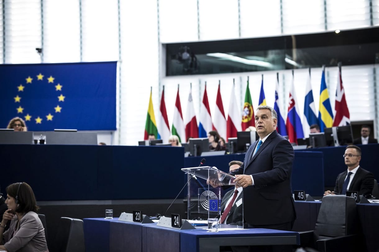 Orbán időt nyerhet, mert Brüsszel teszetosza, ha büntetni kell