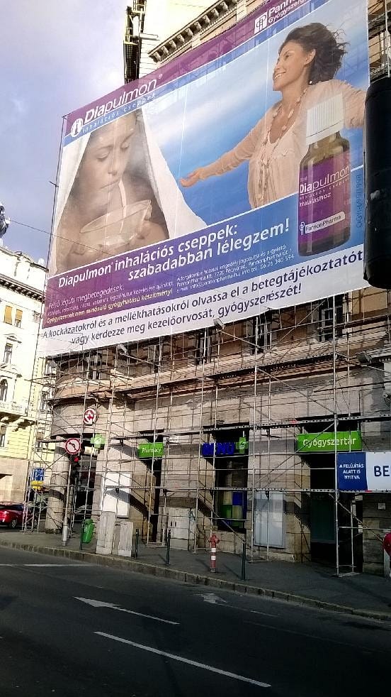 Komoly akadályba ütköznek a babakocsisok a Blahán – fotó