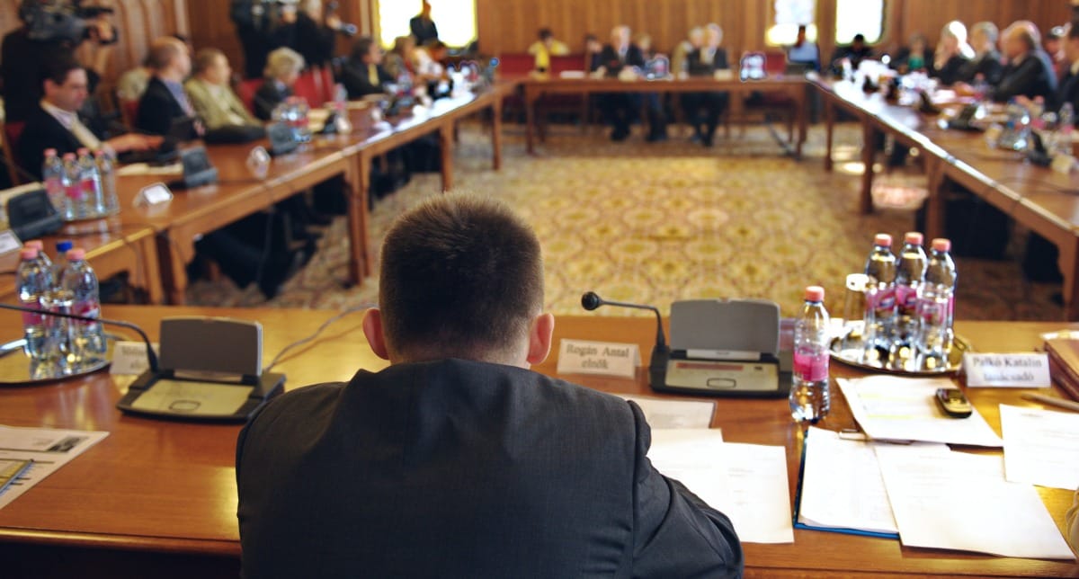 Maradt az alapkamat, de szigorítás még kellhet