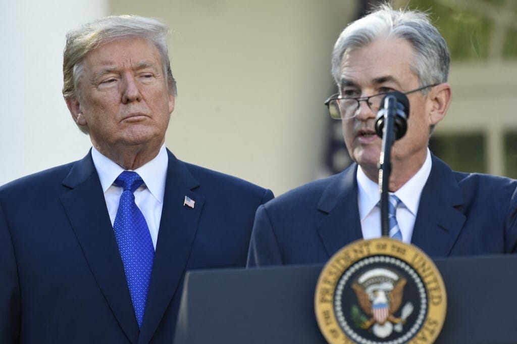 Trump nagyon szeretné kirúgni a Fed elnökét, de akkor miért nem teszi meg?