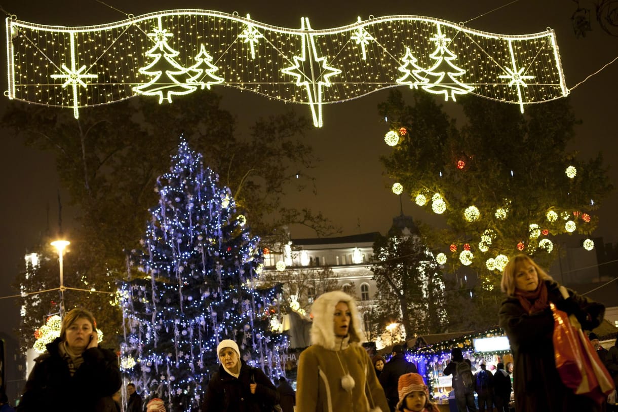 Fotók: Tarlós felkapcsolta Budapest karácsonyi égőit 