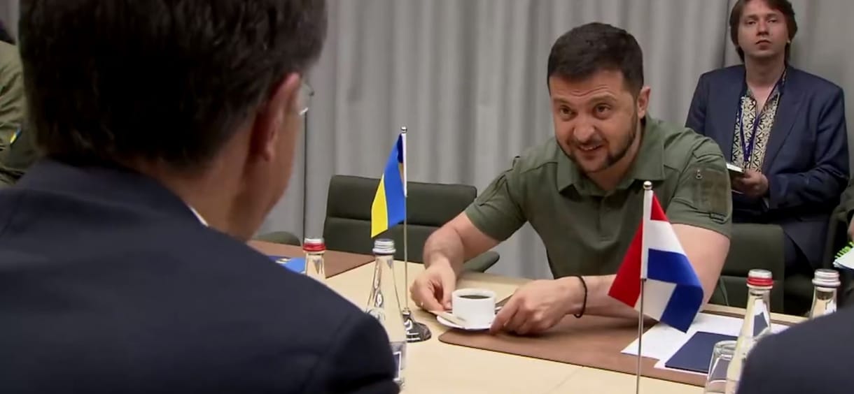 „Épp egy háborút vívsz, idd csak meg