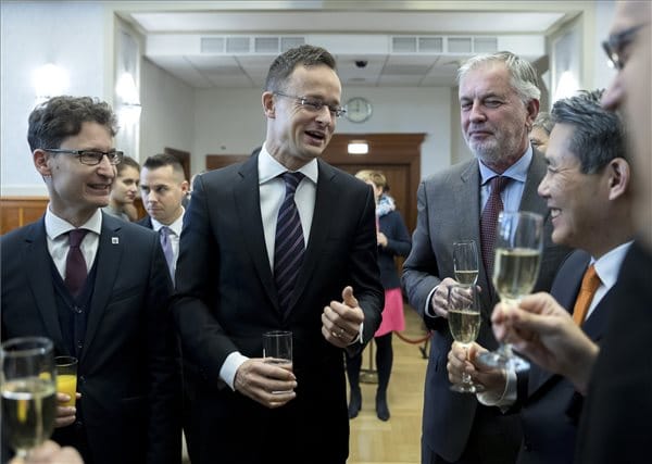 Újabb óriás autóalkatrész-gyártó érkezik Magyarországra, csaknem 40 milliárdot ruháznak be