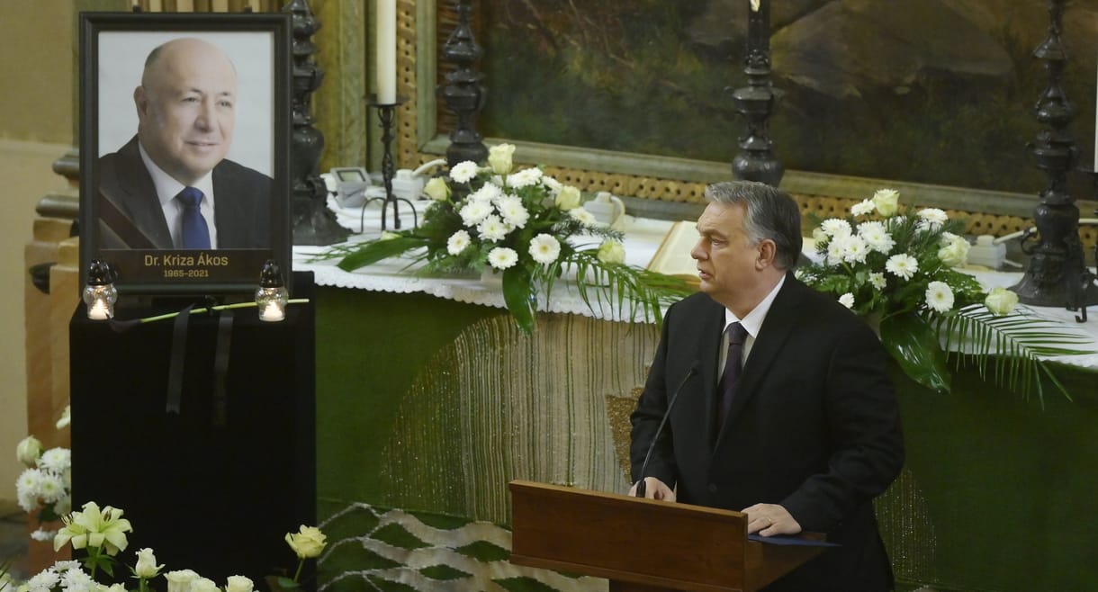 Feljelentették Orbánt a volt miskolci polgármester temetése miatt