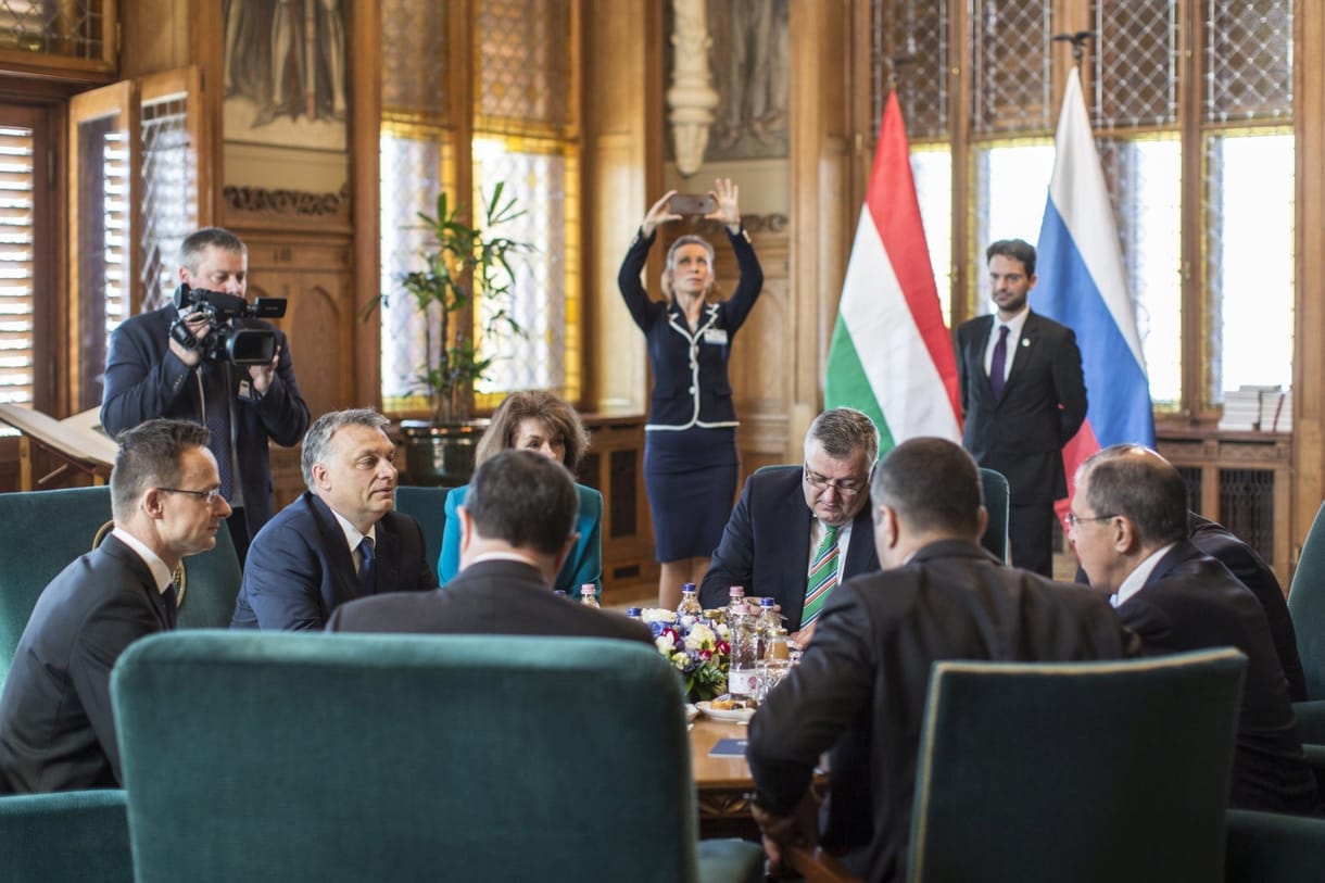 Lefejeztek több magyar nagykövetséget