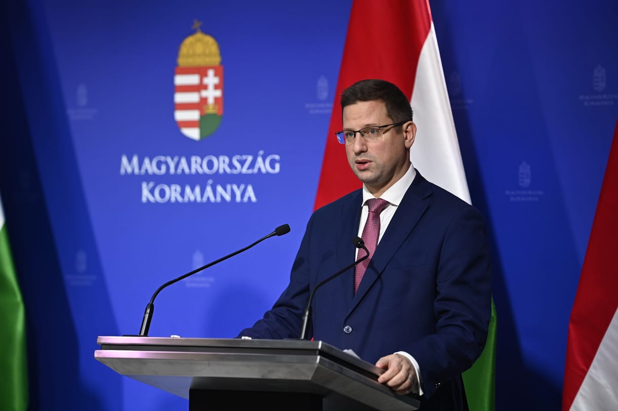 A kormányinfón láthattuk, hogyan próbálta védeni Gulyás Gergely a védhetetlent