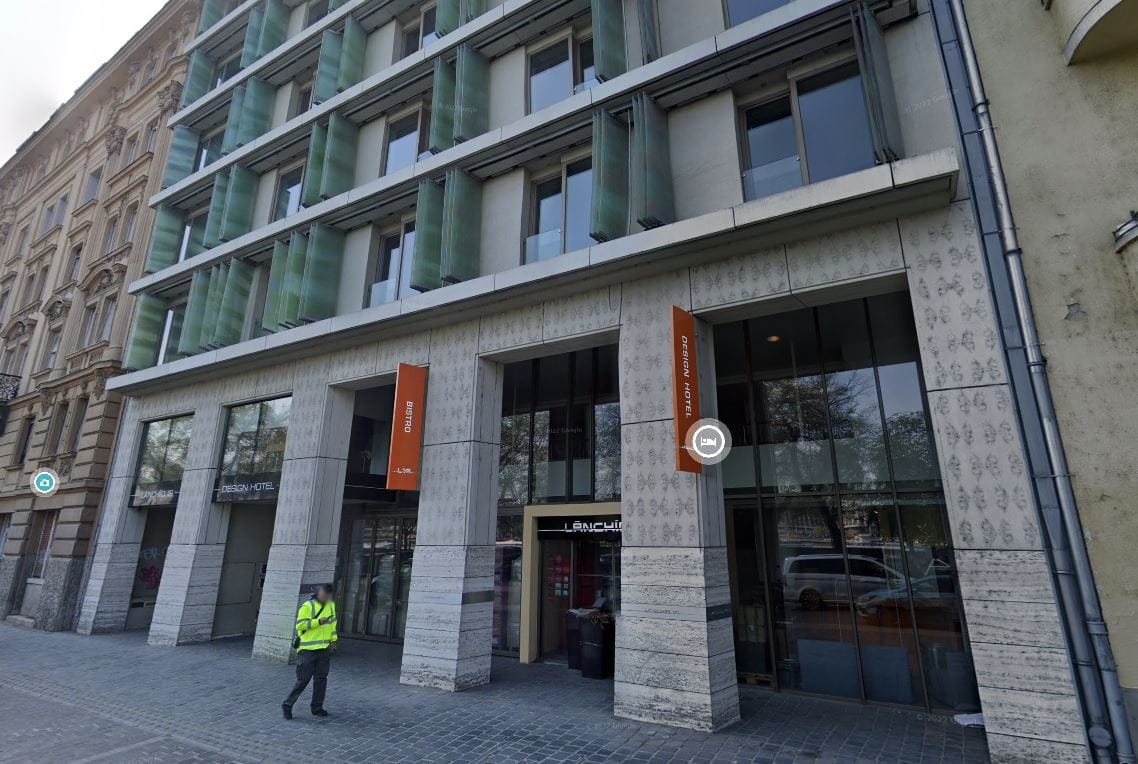 Az egyik Matolcsy környékéről a másik környékére vándorol a Lánchíd 19 Design Hotel
