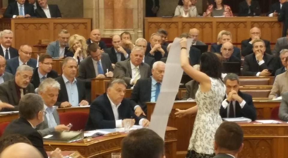 Die Welt: Orbánnak kapóra jön a civilek engedetlensége