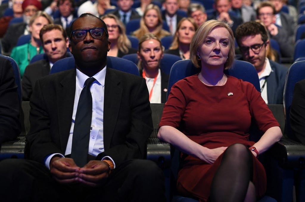 Kwarteng kirúgása olyan, mintha Orbán Kövérrel szakított volna