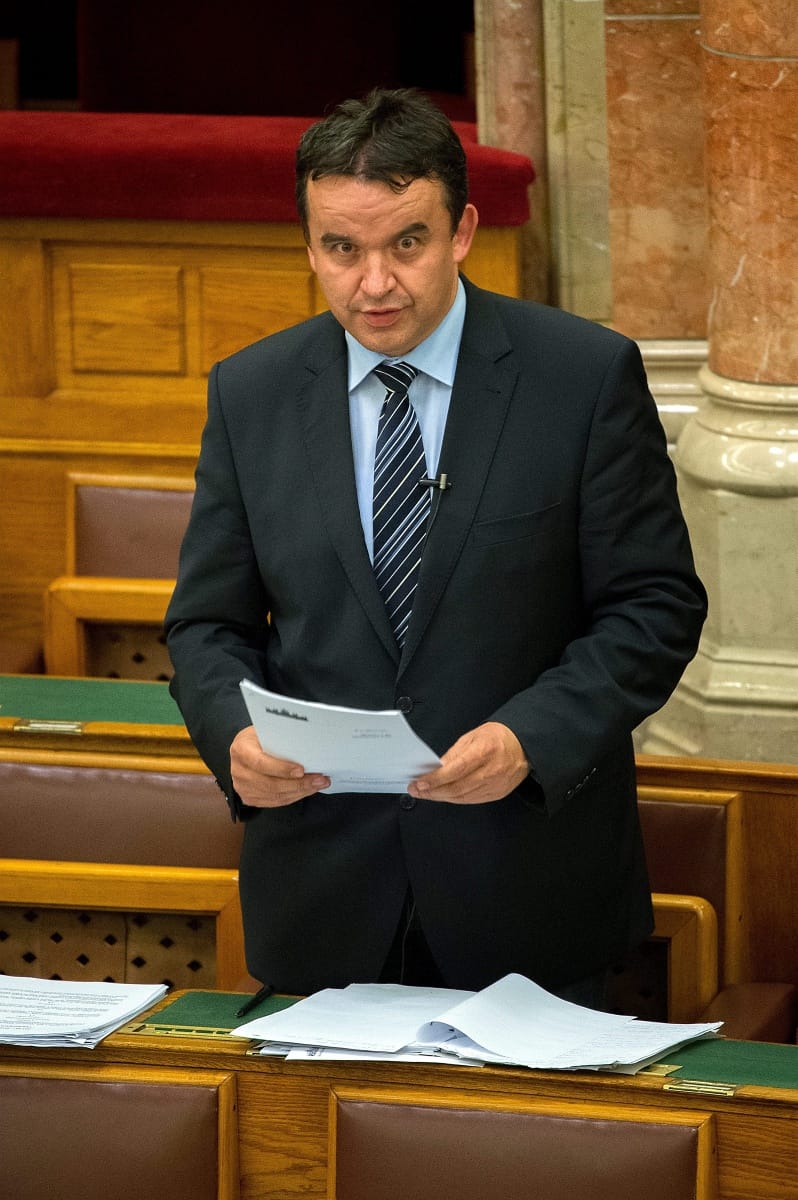 Nem mond le a trafikmutyi miatt a szekszárdi polgármester