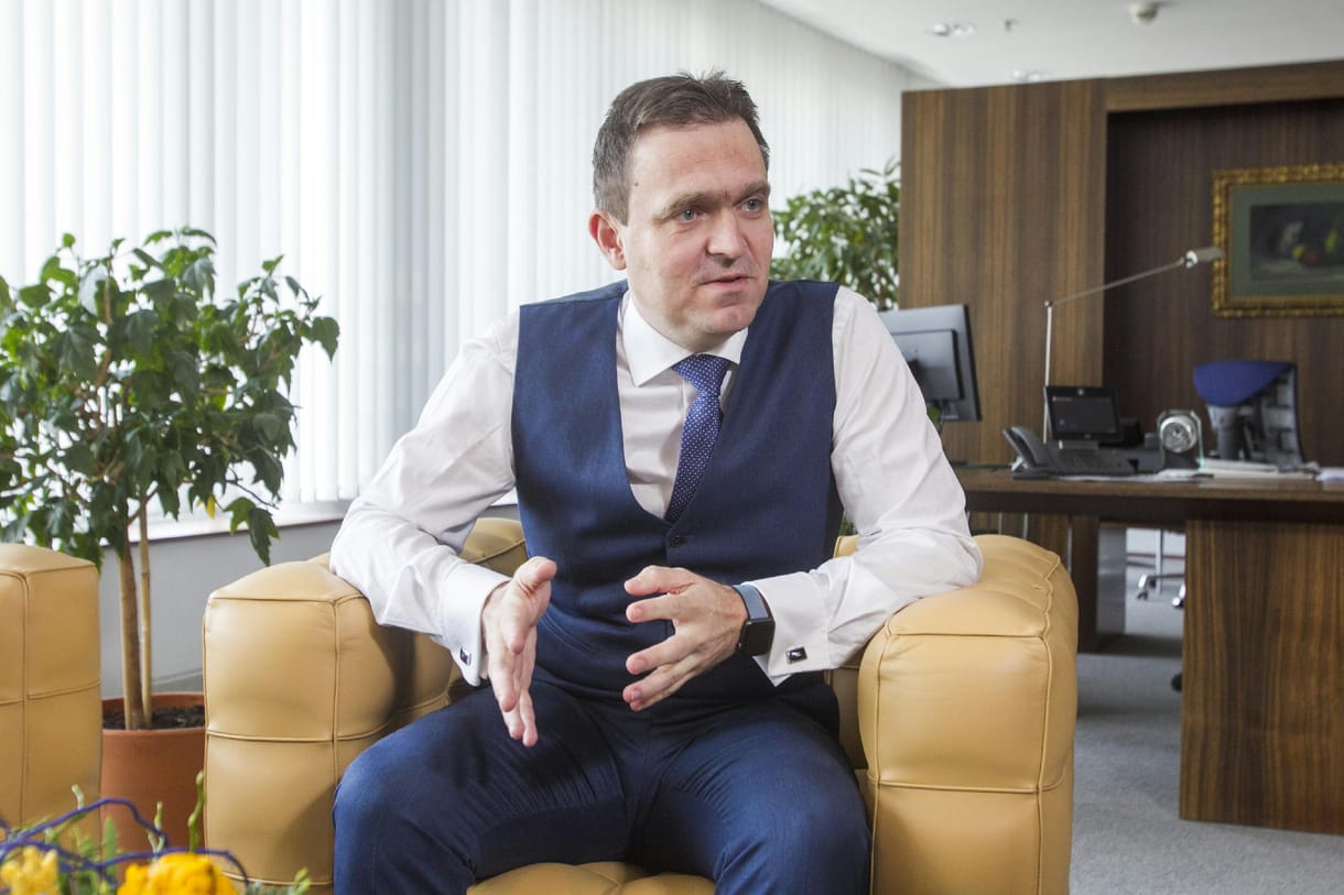 De ki az a magyar közgazdász, aki a jövő héten Szlovákia miniszterelnöke lesz?