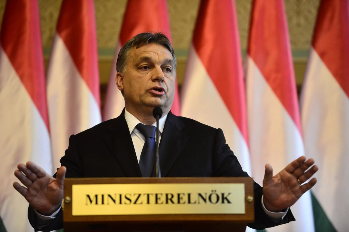 Újabb hat céggel pacsizik a kormány