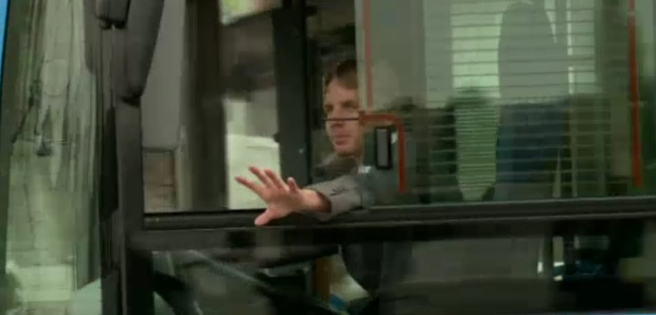 Megszólal a pesti utca hőse, a 159-es busz mesélő sofőrje – videó