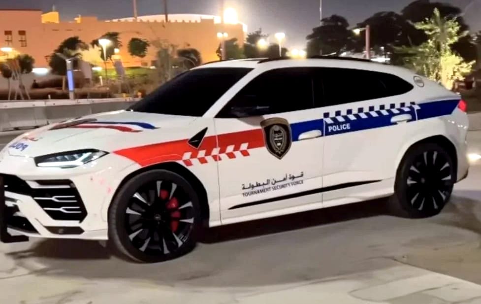 Egy Lamborghini Urust még hadrendbe állított a foci-vb idejére a katari rendőrség