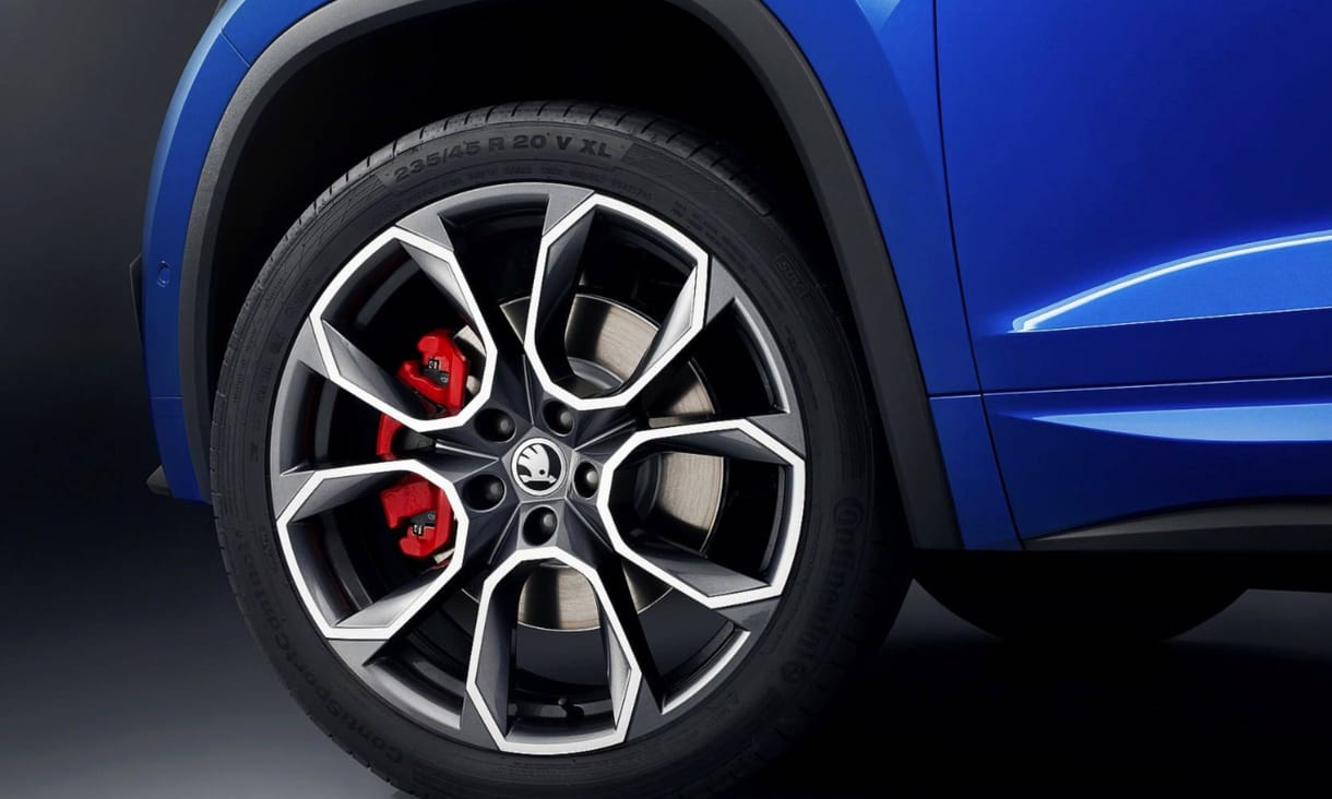 A Skoda tovább feszíti a húrt: újabb fotók a 240 lóerős Kodiaq RS-ről