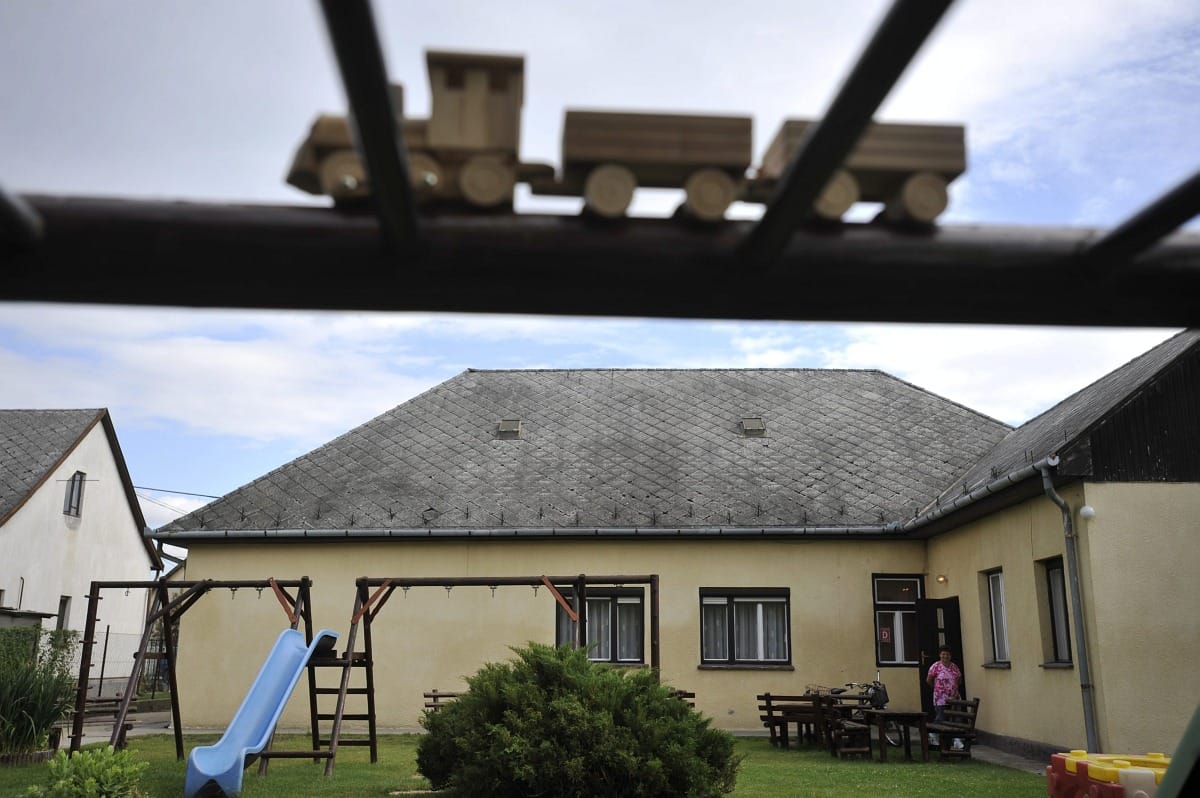 Szabálytalan közbeszerzés miatt kirúgták a román vasúttársaság vezérigazgatóját