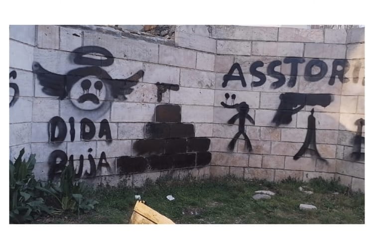 Ókori emlékművet fújtak össze graffitisek Óbudán