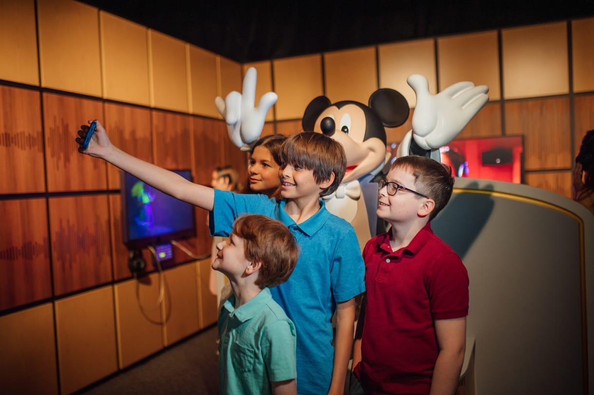 Csodaország semmi a százéves Disney saját magát ünneplő, mégis nagyszerű kiállításához képest
