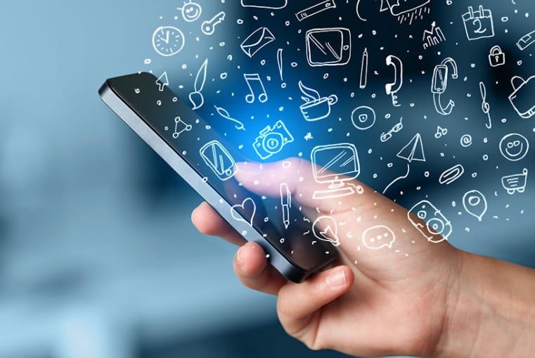 Nincs ez így rendben: ha letöröl egy appot a telefonjáról, még akkor is ön után nyúlhat