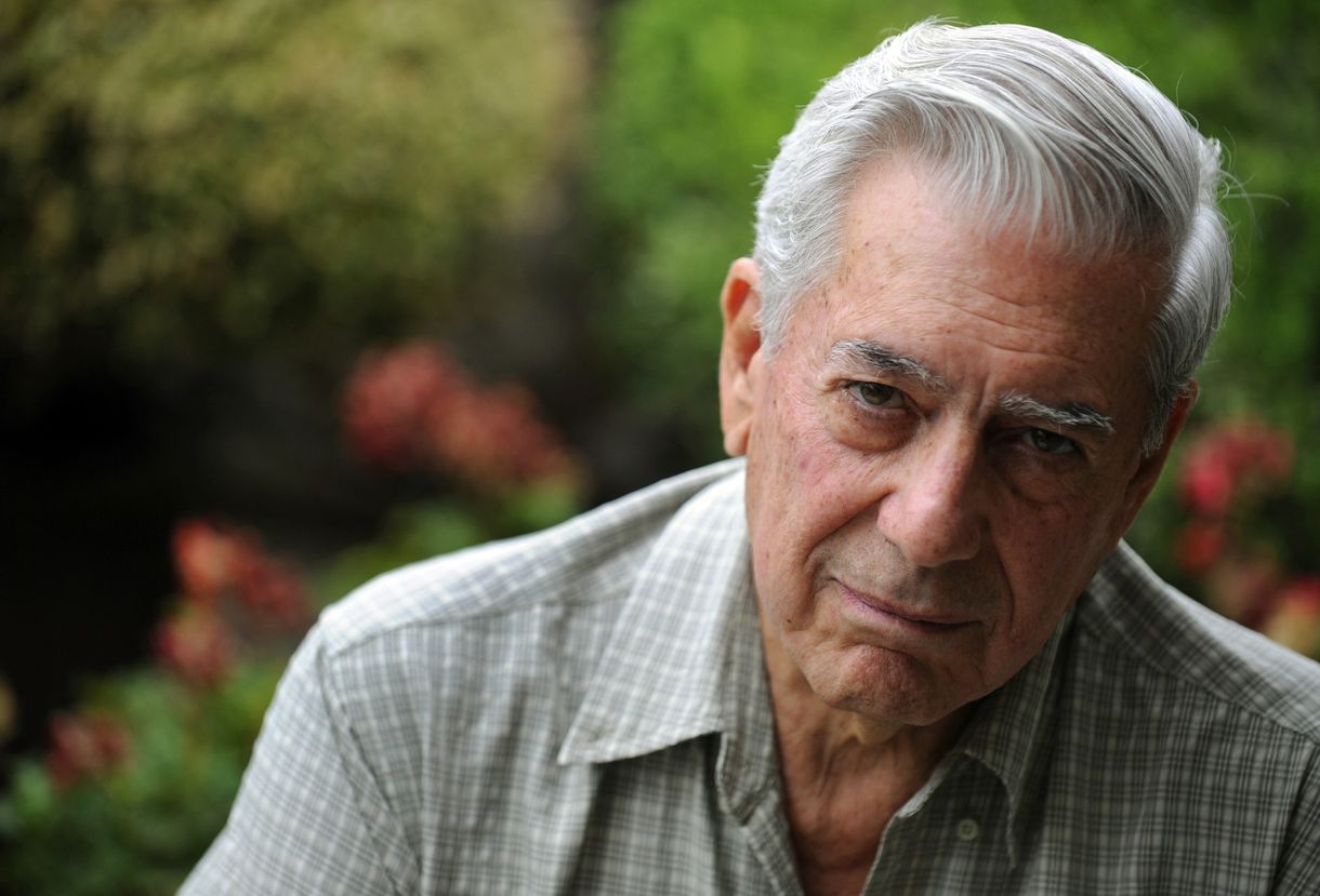 Meghalt Mario Vargas Llosa Nobel-díjas, perui születésű író