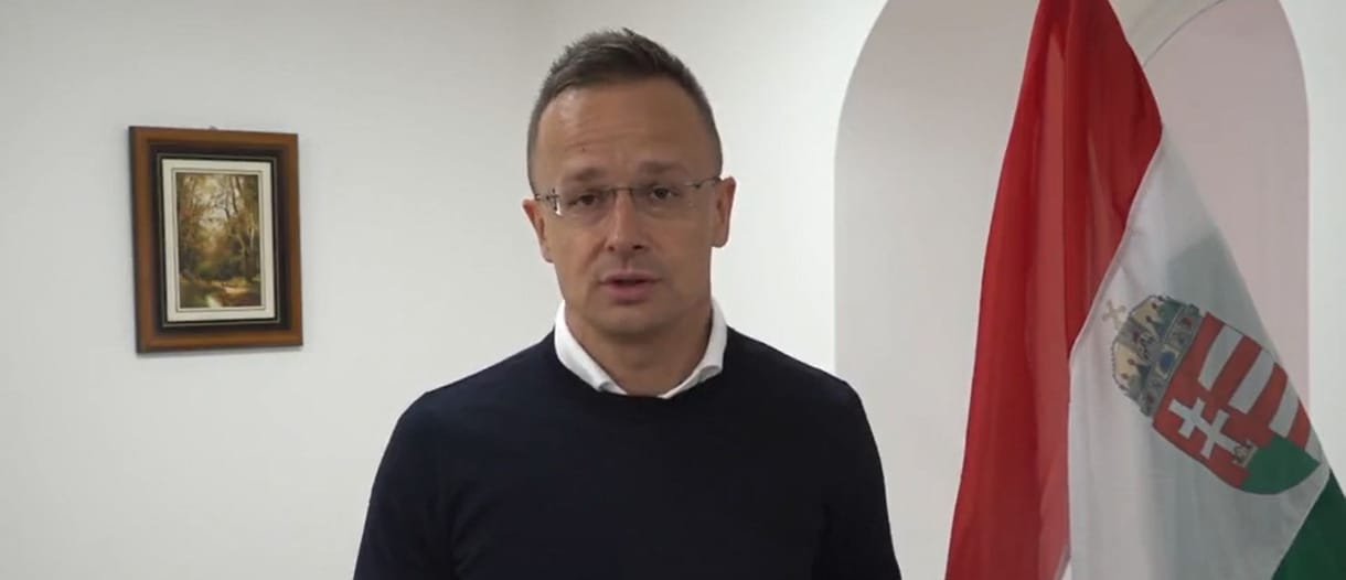 Orosz hackerek által feltört külügyi szerverek? Szijjártó Péter inkább az ellenzéki miniszterelnök-jelölt Twitter-üzenetével foglalkozik