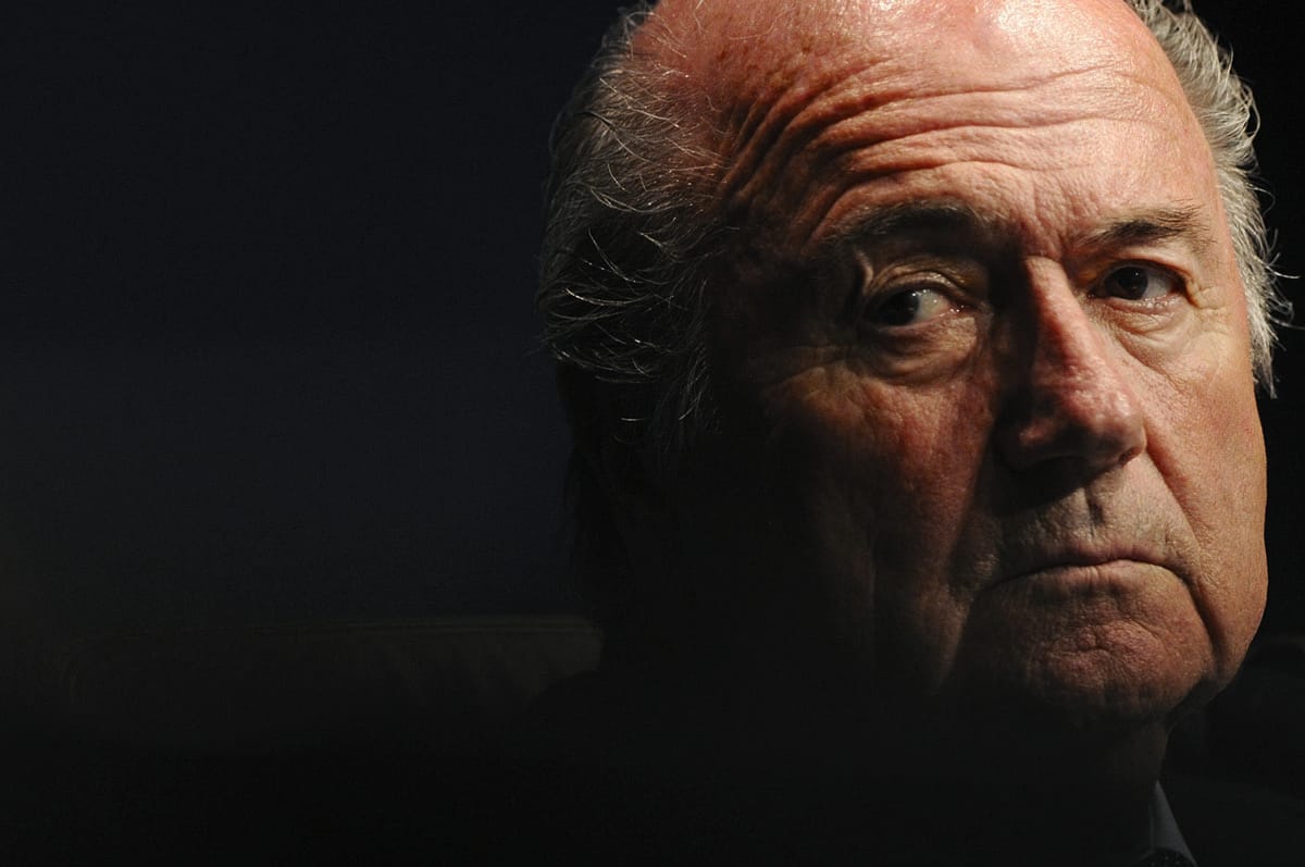 Bőkezűen osztogatták maguknak a bónuszokat Blatterék