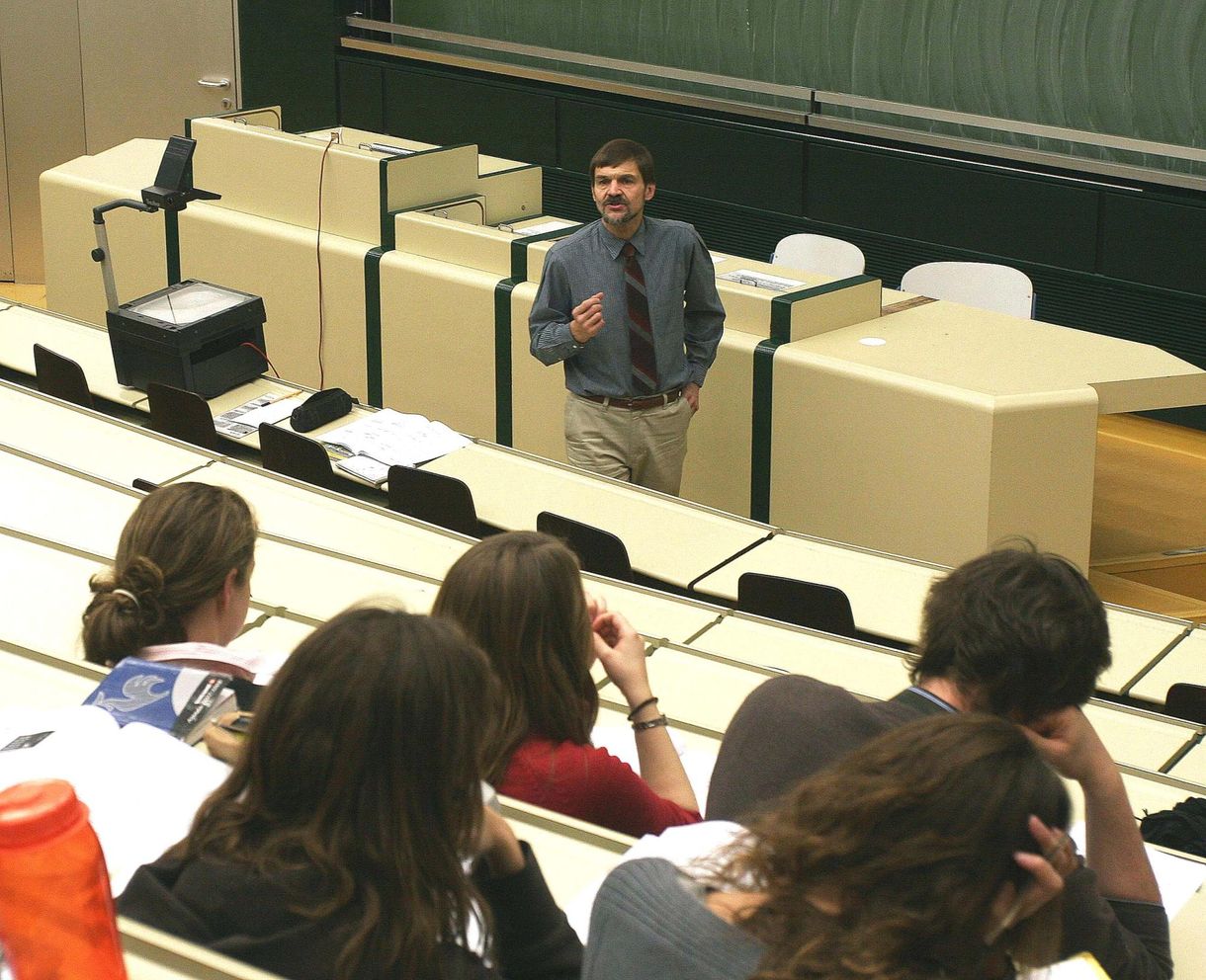 Hatvanezer forinttal nő az Erasmus+ program támogatása