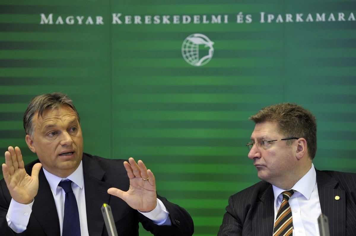 Orbán óriási nyomásra számít, de 