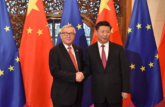 Juncker szerint az EU és a kommunista Kína egy irányba halad