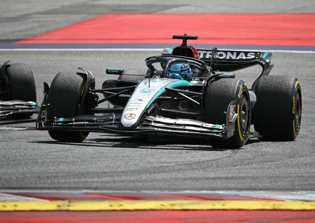 Russell nyerte az osztrák Forma-1-es futamot, miután Norris és Verstappen ütközött