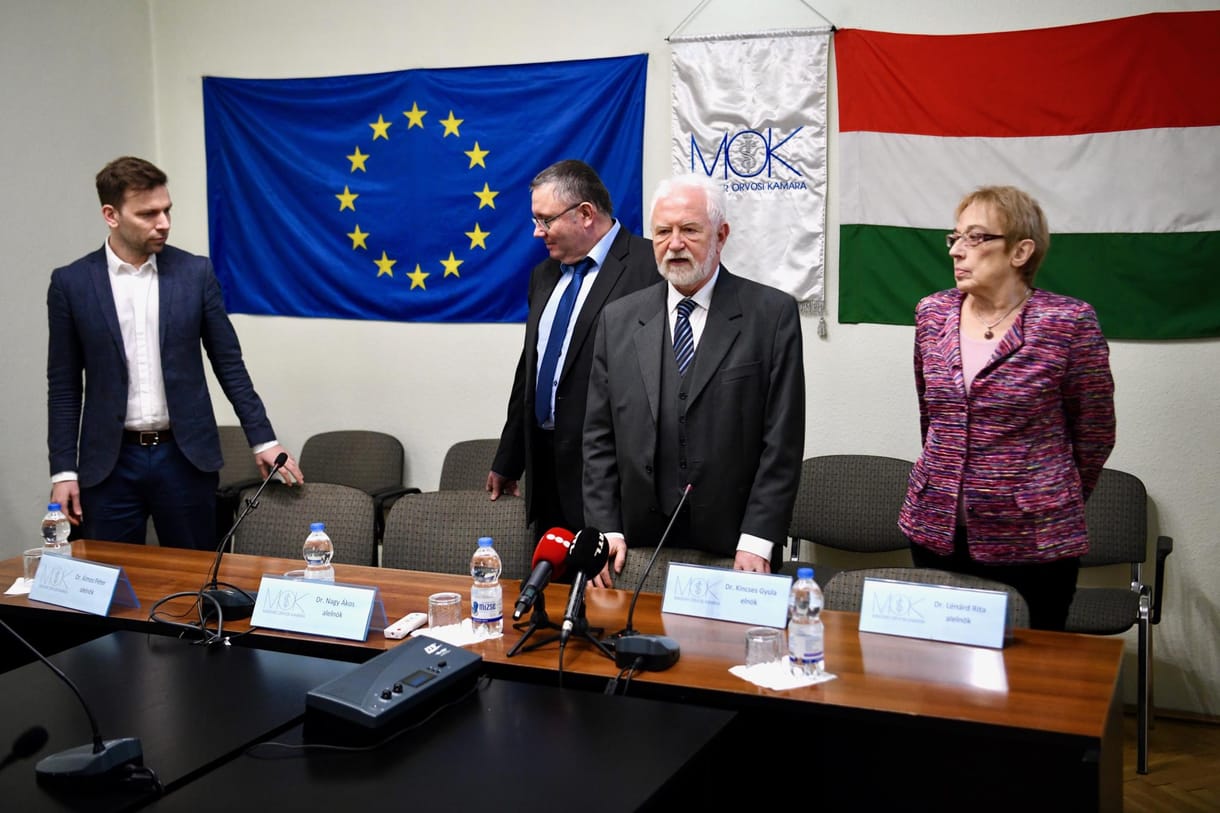 Úgy mondják fel az orvosok a túlmunka-szerződést, hogy az mindenkinek fájjon