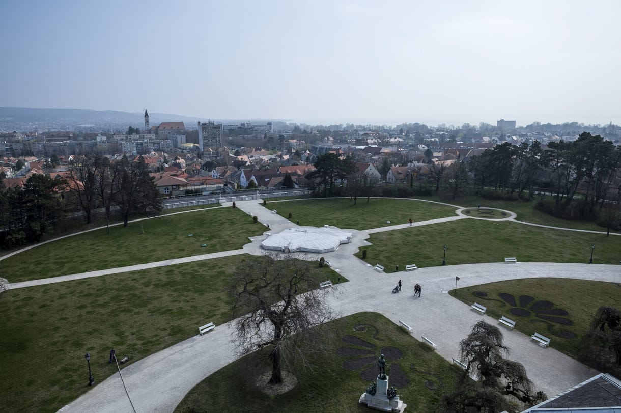 Újra régi fényében tündökölhet a Festetics-kastély hatalmasra növő parkja