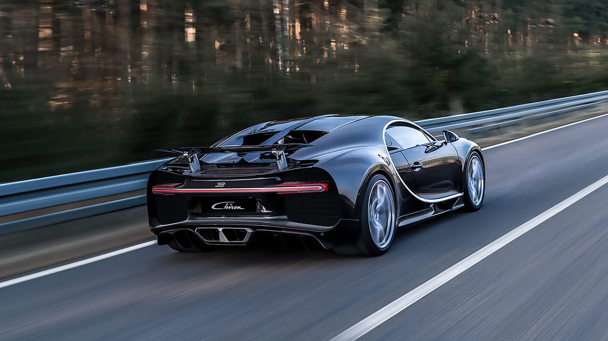 Brutális sebességrekordra készülnek az 1500 lóerős Bugatti Chironnal
