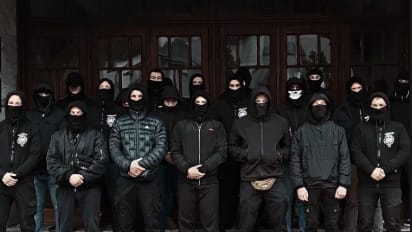 Együtt vonultak Ungváron magyar és ukrán maszkos szélsőségesek