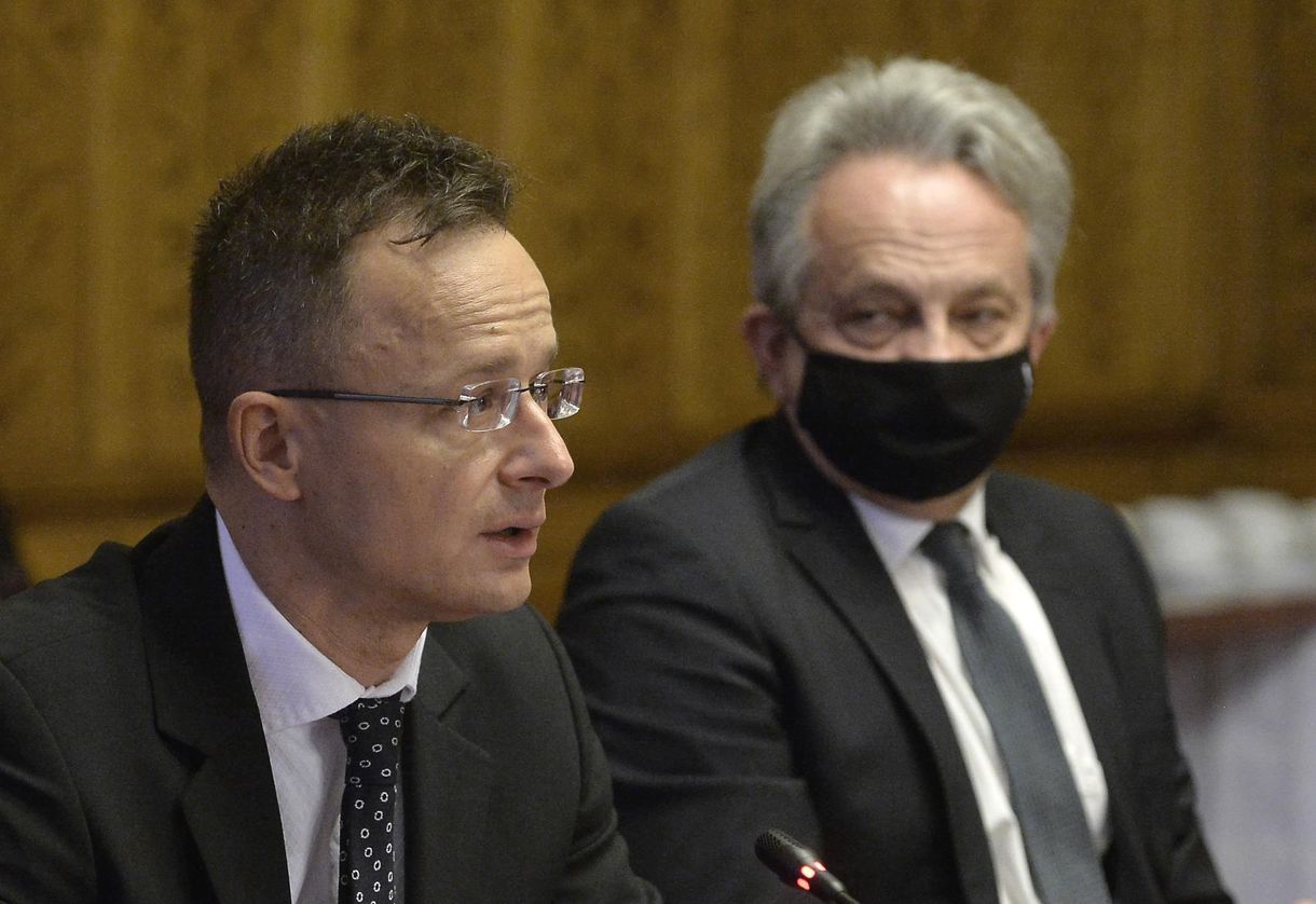 A lehallgatási botrány kezdetén Szijjártó azt kérdezte, a Nemzeti Sport előfizetésével van-e baj