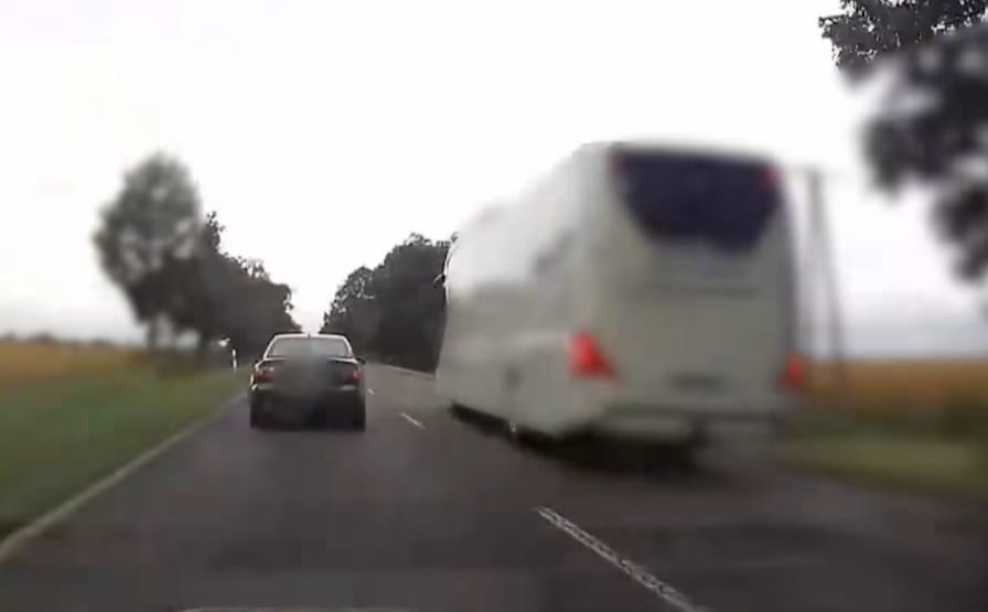 Harminc kilométeren át üldöztek egy ámokfutót a pécsi rendőrök – videó 