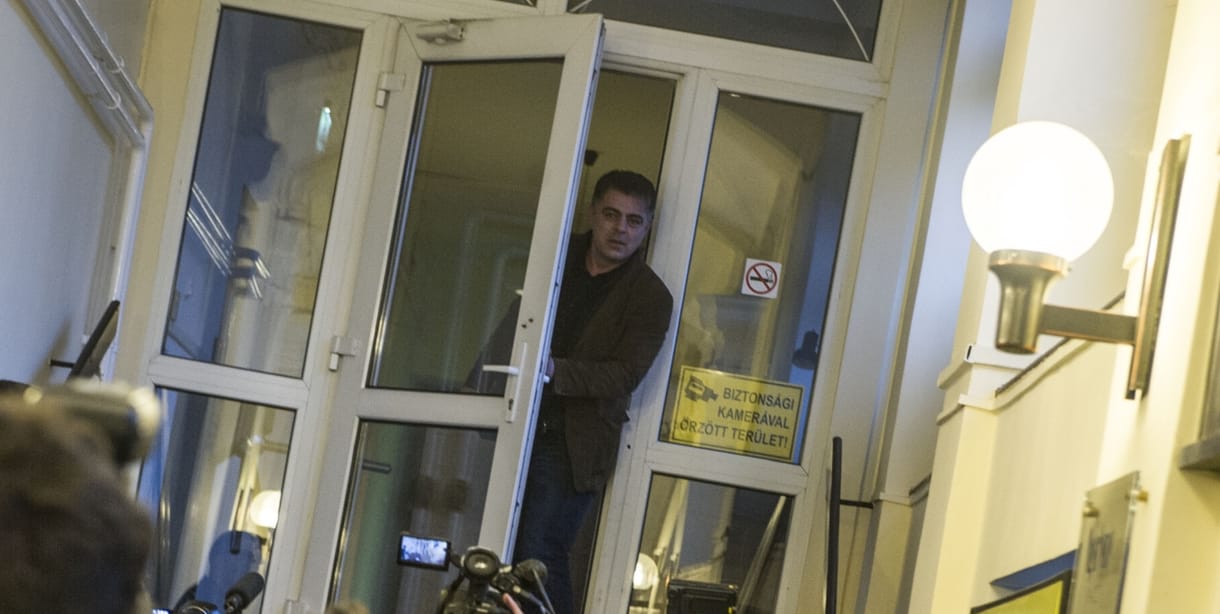 Újra a közmédiánál dolgozik Élő Gábor, akit Lomnici Zoltán kiretusálása miatt bocsátottak el