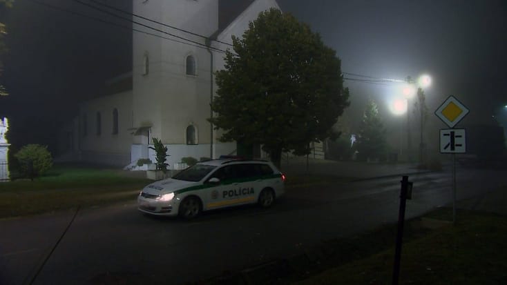 Hajnali négyre hirdetett misét egy pap Szlovákiában