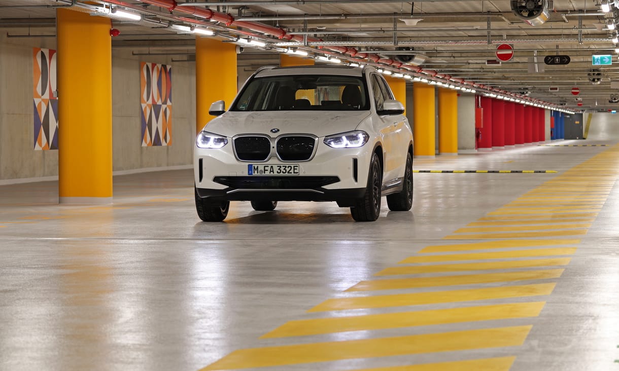 BMW iX3 galéria