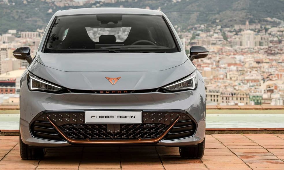 Sportos új villanyautó a VW konszerntől, itt a Cupra Born