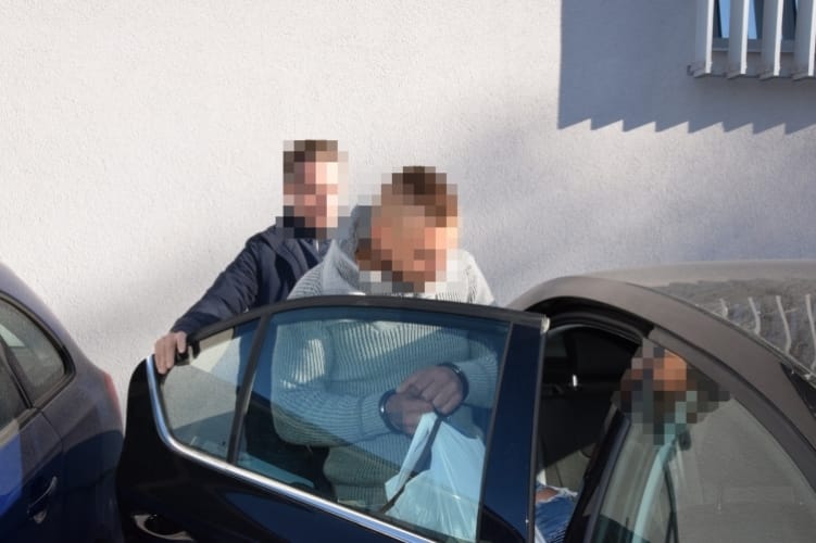 Megszúrta élettársát egy férfi egy disznóvágáson