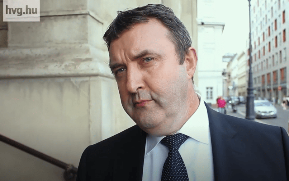 Fiatal kutatók nyílt levélben kérik Orbánt, hogy állítsa le Palkovicsot