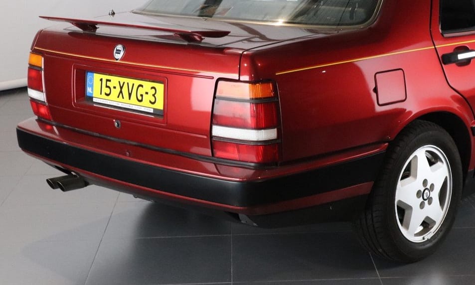 Ferrari szívvel: keveset futott Lancia Thema 8.32 várja új gazdáját