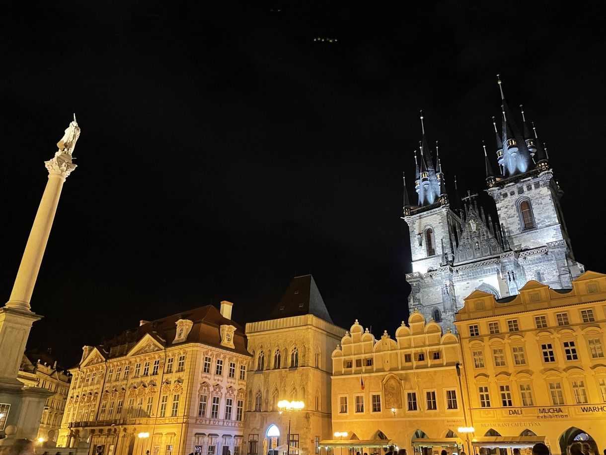 Este fél tízkor lekapcsolják a prágai díszkivilágítást